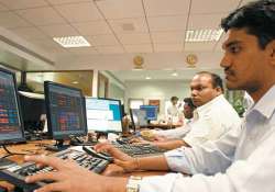 mutual funds withdraw rs 2 100 cr from stocks in july