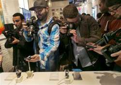 phone makers look to emerging markets for growth