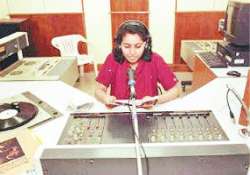 pvt fm channels can broadcast air news