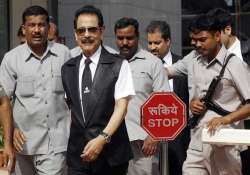 sc summons subrata roy three directors of sahara