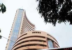 sensex gains 20 pts in volatile trade