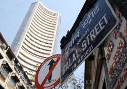 sensex tanks 371 pts to below 16 500 amid global mkts turmoil