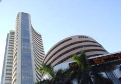 sensex falls 90 pts as rbi steps fail to match market expectations