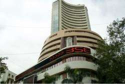 sensex declines 17 pts