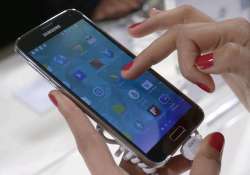 smartphone leaves fingerprints too indian origin scientists