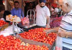 tomato prices ruling high at rs 80/kg