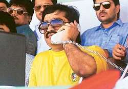 video recording dawood ibrahim telephones indian police to surrender himself