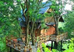 omg this house made of fly ash bricks and wooden doors saves whooping electricity