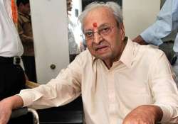 actor pran recuperating in hospital