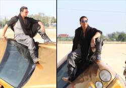 akshay performs daredevil stunts in boss view pics