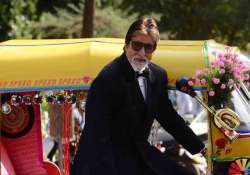 amitabh bachchan collects funds for screwvala s foundation