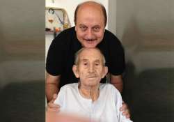 anupam s father p n kher passes away