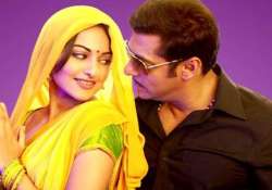 arbaaz khan should ve turned director long back says sonakshi sinha