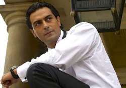 arjun rampal launches official facebook page