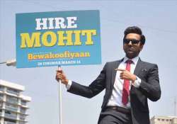 ayushmann khurrana leads bewakoofiyaan flash mob