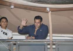 b town celebrates salman s 47th birthday at galaxy apartment