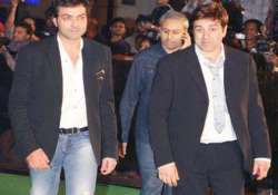 deol brothers skip esha s wedding