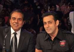 dharmendra sees his reflection in salman