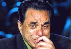 dharmendra weeps on hearing jeena yahan marna yahan song