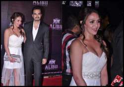 esha deol flaunts ample cleavage at sridevi s birthday bash view pics