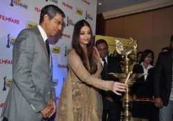 filmfare award trophies this year will have gold plated base