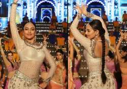 first look sonakshi sinha mesmerizes as radha in tevar view pics