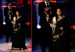 iifa vidya balan dedicates her award to kahaani director sujoy ghosh