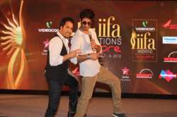 i won t make personal jibes while hosting iifa says shahid