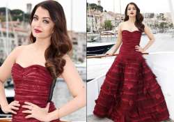 cannes 2015 aishwarya rai stuns in red during jazbaa photocall see pics