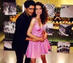 is kangana ranaut now dating designer manish malhotra