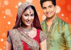 yeh rishta kya kehlata hai akshara naitik s daughter naira locks herself in room