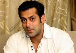 on eid salman khan attends last rites of family friend nm gunjalkar