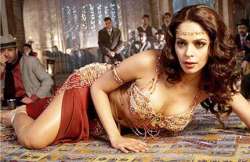 mallika refuses to bare for double dhamaal