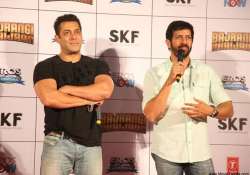 bajrangi bhaijaan director wants politicos to watch his film