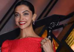 from father to daughter deepika touches hearts with her acceptance speech at filmfare