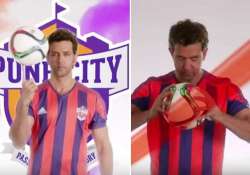 teaser out watch hrithik showing football skills for fc pune city