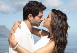 it s raining kisses this movie s lead pair locked lips 33 times for a single take