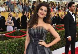 nimrat kaur receives certificate from sag awards