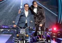 amitabh bachchan dharmendra recreate sholay magic on aaj ki raat hai zindagi