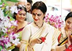 rekha s super nani trailer to be attached to sonam kapoor s khoobsurat