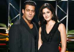 katrina to appear in salman s bigg boss 4 to promote tmk