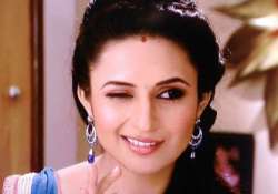 yeh hai mohabbatein ishita turns love guru