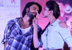 why doesn t deepika express her feelings for ranveer ever