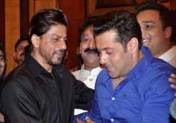 shah rukh thanks salman for promoting his film in bigg boss