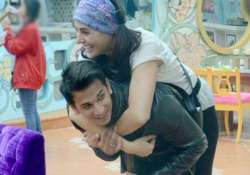 bigg boss 9 omg prince and mandana share an intimate moment through foot massage