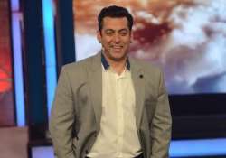 salman khan takes the twitter route to promote dolly ki doli