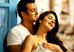 see how old were salman khan s leading ladies when he made his debut in bollywood