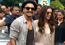 ranveer deepika launch gajanana from bajirao mastani