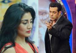 bigg boss 9 furious salman khan shouts at rimi sen scolds rishabh and kishwar