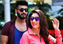 fresh pair kareena arjun gives intimacy dose in first look of ki and ka